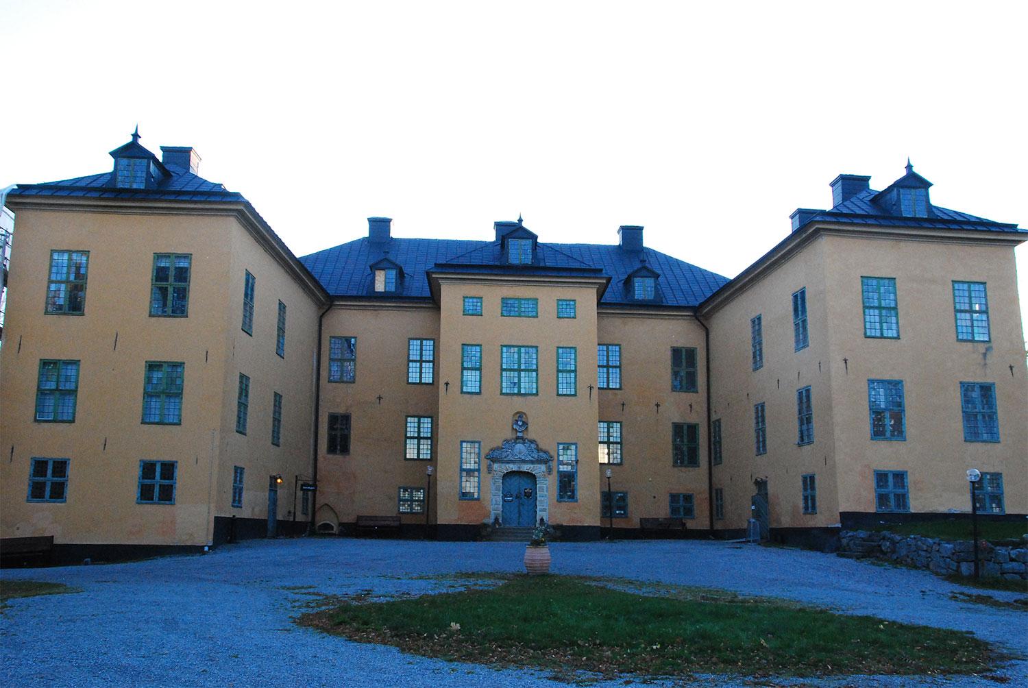 20210303Wenngarns-slott-Exterior-1500.jpg