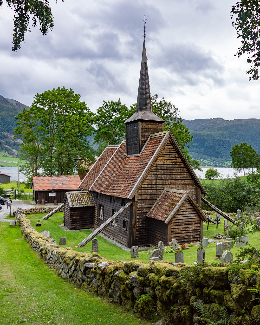 Gammal-kyrka.jpg